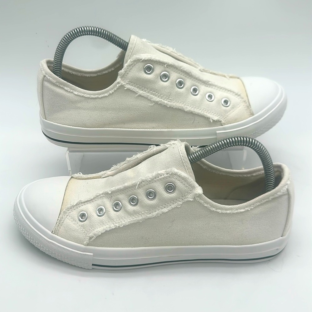 Sincerely Jules Off-White Vinnie Frayed No Lace Slip On Sneakers Women's Size 10